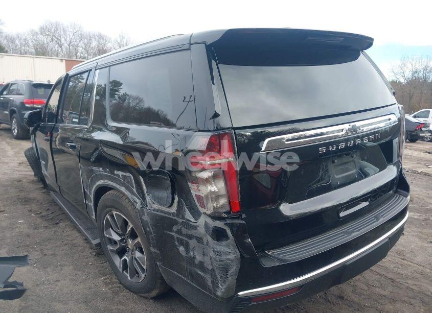 Photo 3 of 2023 Chevrolet Suburban 4WD LS (VIN 1GNSKBKD7PR110930)