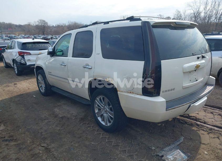 Photo 3 of 2011 Chevrolet Tahoe LTZ (VIN 1GNSKCE00BR119640)
