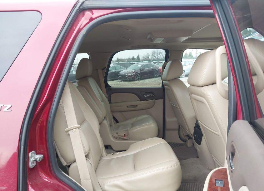 Photo 8 of 2011 Chevrolet Tahoe LTZ (VIN 1GNSKCE00BR129617)