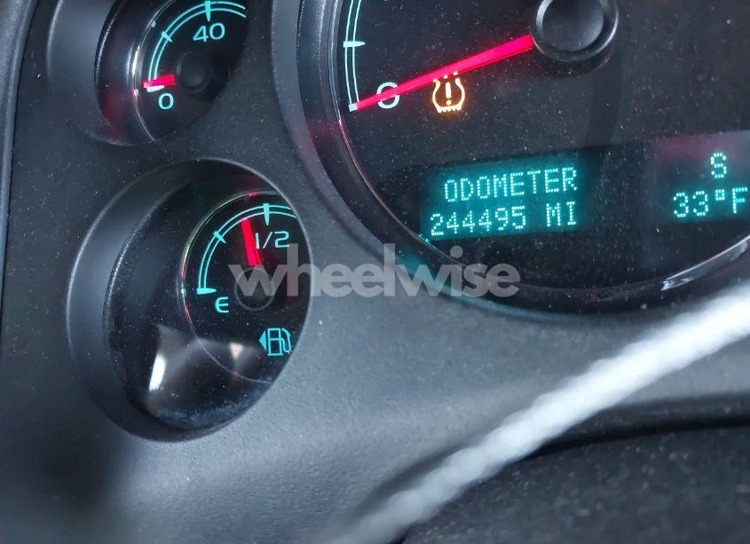 Photo 15 of 2011 Chevrolet Tahoe LTZ (VIN 1GNSKCE01BR132798)