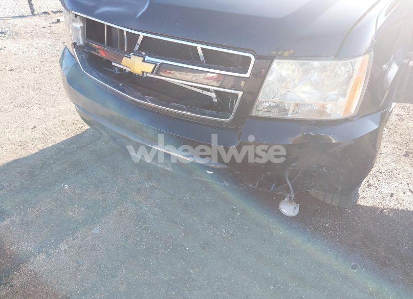 Photo 6 of 2011 Chevrolet Tahoe LTZ (VIN 1GNSKCE01BR132798)