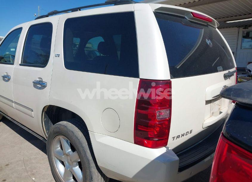 Photo 3 of 2011 Chevrolet Tahoe LTZ (VIN 1GNSKCE01BR397799)