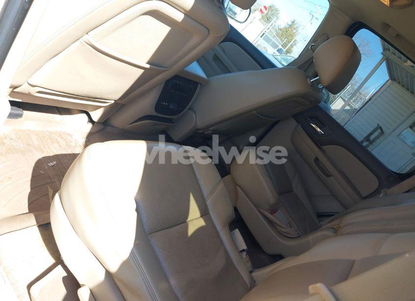 Photo 8 of 2011 Chevrolet Tahoe LTZ (VIN 1GNSKCE01BR397799)