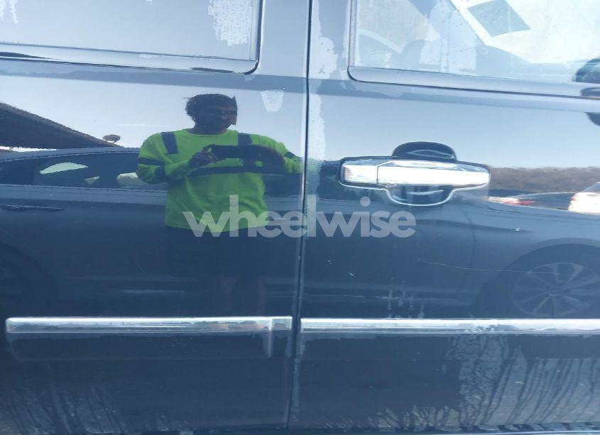 Photo 13 of 2012 Chevrolet Tahoe LTZ (VIN 1GNSKCE01CR241537)