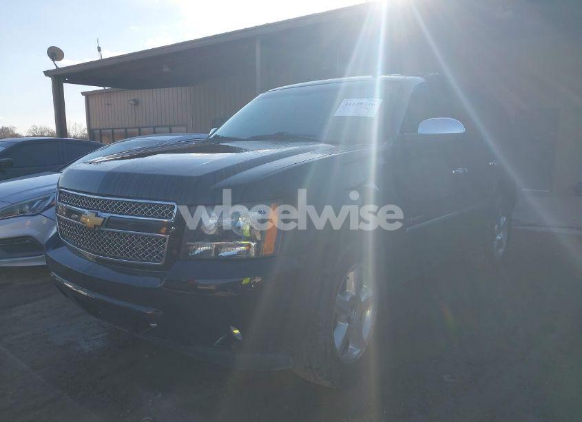 Photo 2 of 2012 Chevrolet Tahoe LTZ (VIN 1GNSKCE01CR241537)