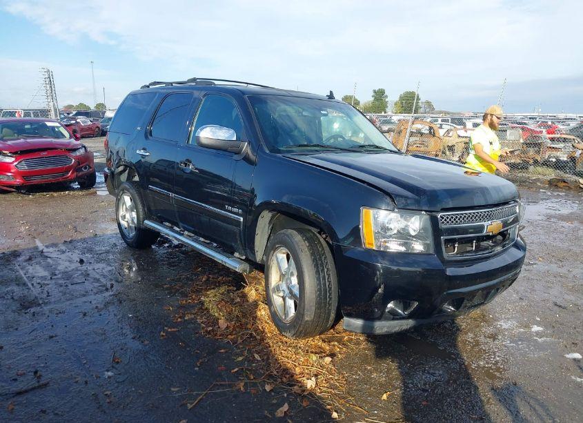 2014 Chevrolet Tahoe LTZ (VIN 1GNSKCE01ER166972) main photo
