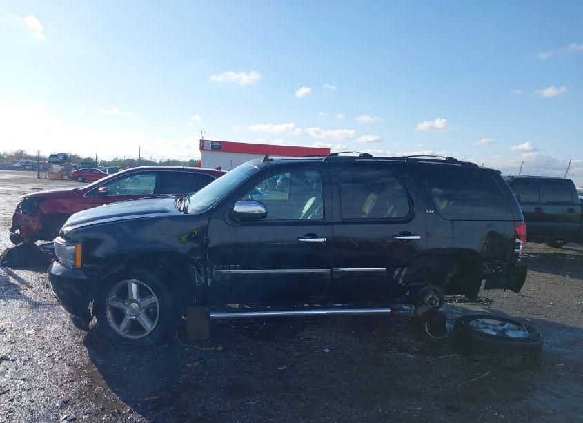 Photo 12 of 2014 Chevrolet Tahoe LTZ (VIN 1GNSKCE01ER166972)