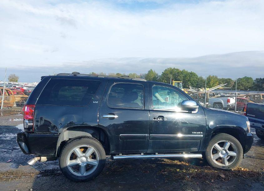 Photo 14 of 2014 Chevrolet Tahoe LTZ (VIN 1GNSKCE01ER166972)