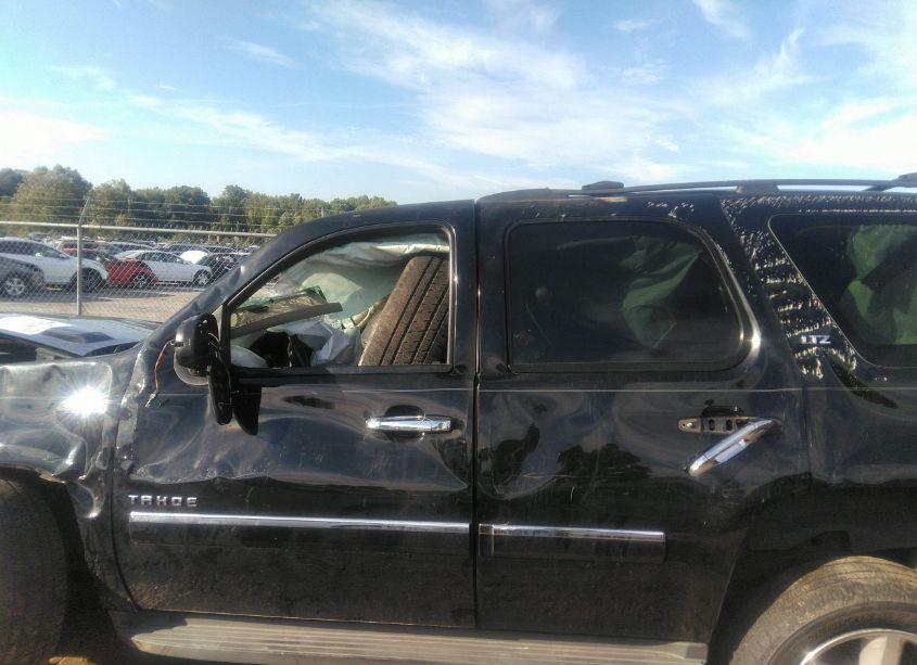 Photo 14 of 2014 Chevrolet Tahoe LTZ (VIN 1GNSKCE01ER170925)