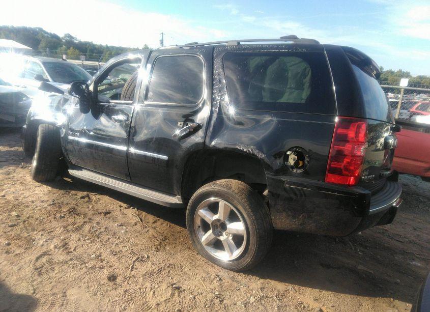 Photo 3 of 2014 Chevrolet Tahoe LTZ (VIN 1GNSKCE01ER170925)