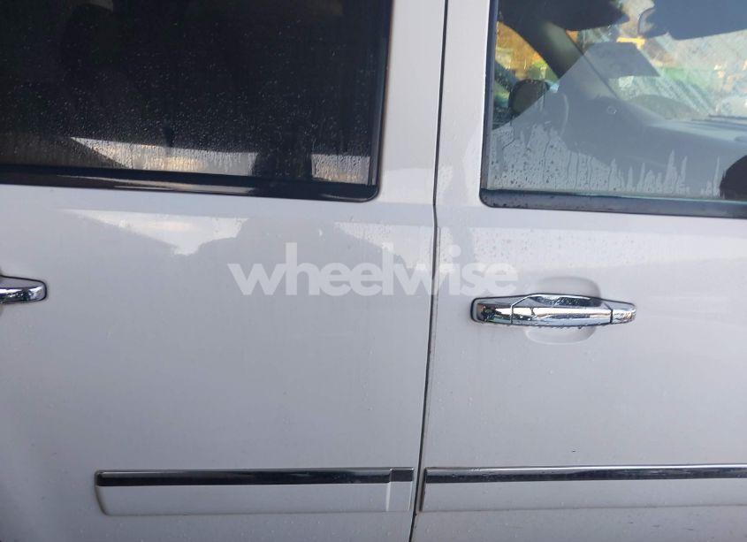 Photo 13 of 2011 Chevrolet Tahoe LTZ (VIN 1GNSKCE02BR311190)