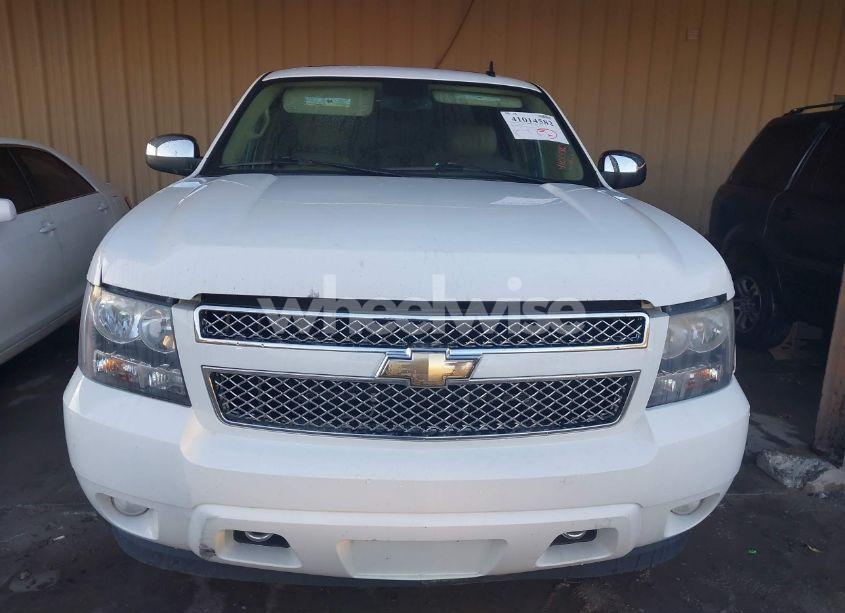 Photo 6 of 2011 Chevrolet Tahoe LTZ (VIN 1GNSKCE02BR311190)