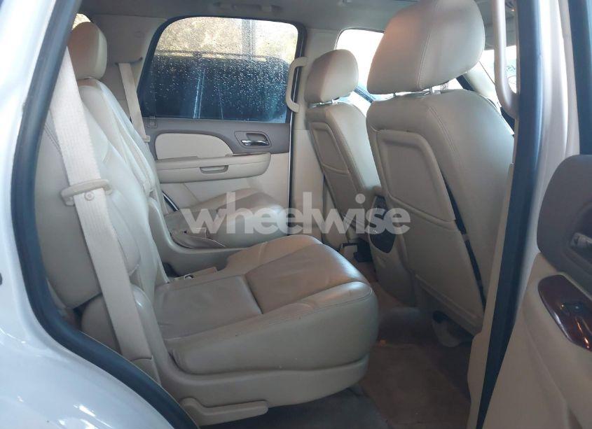 Photo 8 of 2011 Chevrolet Tahoe LTZ (VIN 1GNSKCE02BR311190)