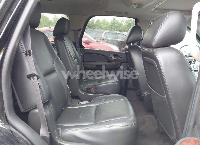 Photo 8 of 2014 Chevrolet Tahoe LTZ (VIN 1GNSKCE02ER201339)