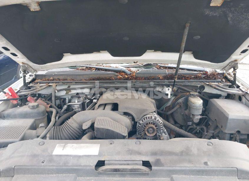 Photo 10 of 2011 Chevrolet Tahoe LTZ (VIN 1GNSKCE03BR116943)