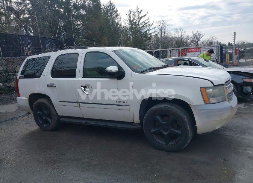 Photo 13 of 2011 Chevrolet Tahoe LTZ (VIN 1GNSKCE03BR116943)