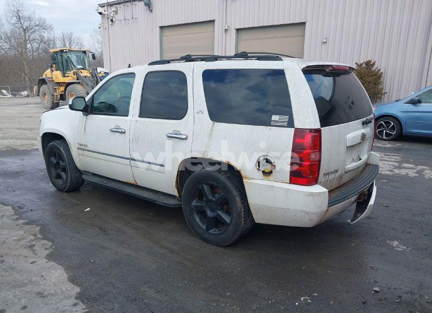 Photo 3 of 2011 Chevrolet Tahoe LTZ (VIN 1GNSKCE03BR116943)