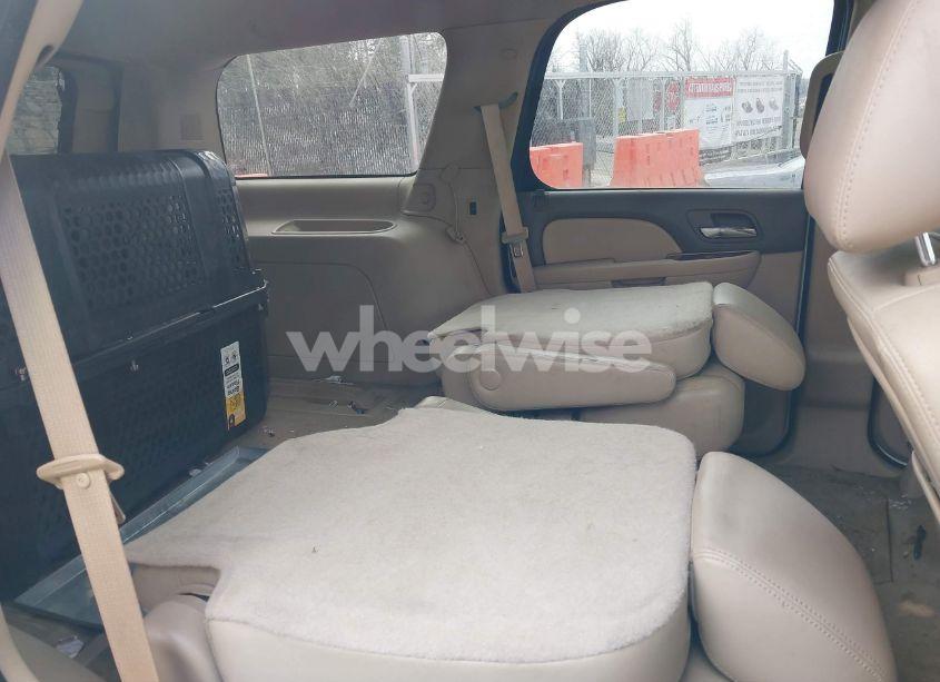 Photo 8 of 2011 Chevrolet Tahoe LTZ (VIN 1GNSKCE03BR116943)