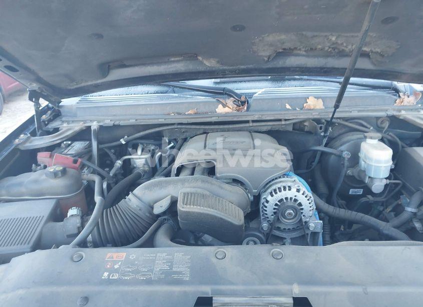 Photo 10 of 2011 Chevrolet Tahoe LTZ (VIN 1GNSKCE03BR304989)