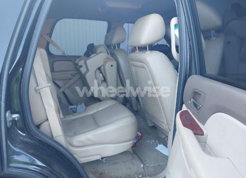 Photo 8 of 2011 Chevrolet Tahoe LTZ (VIN 1GNSKCE03BR304989)