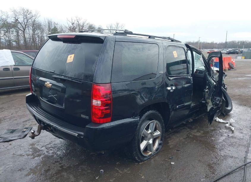 Photo 4 of 2011 Chevrolet Tahoe LTZ (VIN 1GNSKCE03BR341265)