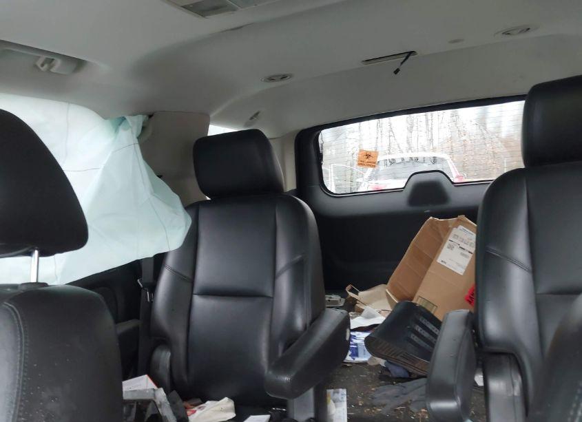 Photo 8 of 2011 Chevrolet Tahoe LTZ (VIN 1GNSKCE03BR341265)