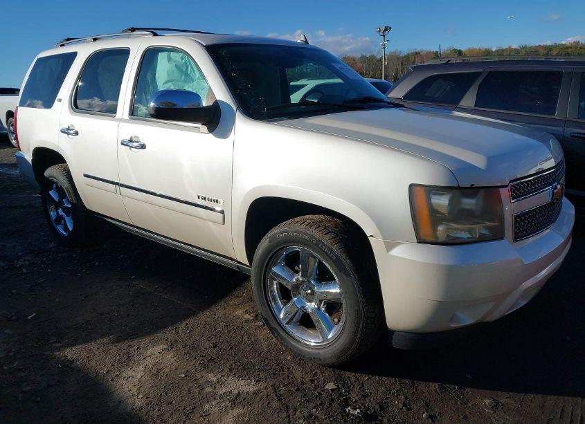 2011 Chevrolet Tahoe LTZ (VIN 1GNSKCE03BR381930) main photo