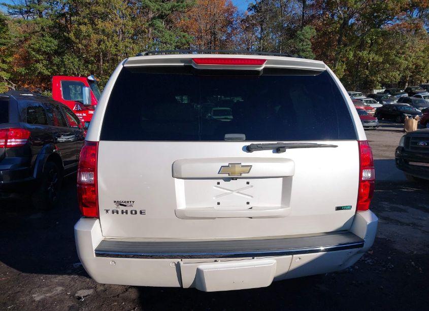 Photo 16 of 2011 Chevrolet Tahoe LTZ (VIN 1GNSKCE03BR381930)