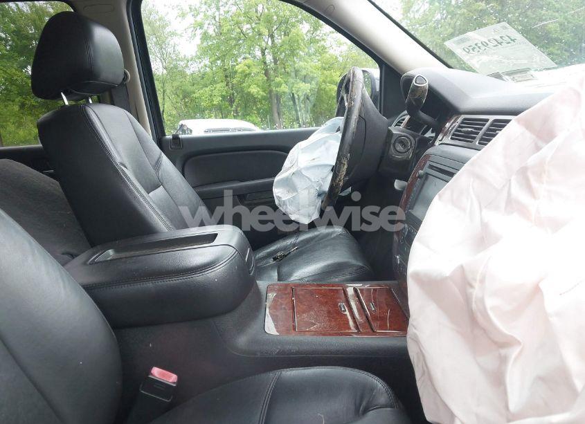 Photo 5 of 2012 Chevrolet Tahoe LTZ (VIN 1GNSKCE03CR291002)