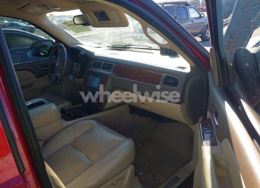 Photo 5 of 2014 Chevrolet Tahoe LTZ (VIN 1GNSKCE04ER112467)