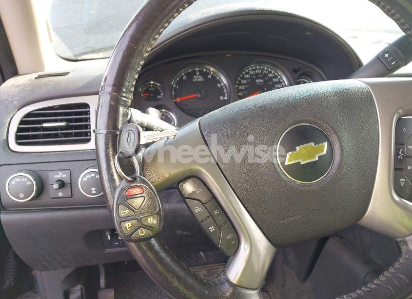 Photo 11 of 2012 Chevrolet Tahoe LTZ (VIN 1GNSKCE05CR239757)