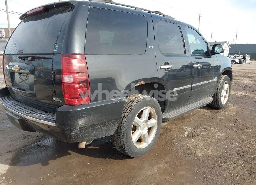 Photo 4 of 2012 Chevrolet Tahoe LTZ (VIN 1GNSKCE05CR239757)