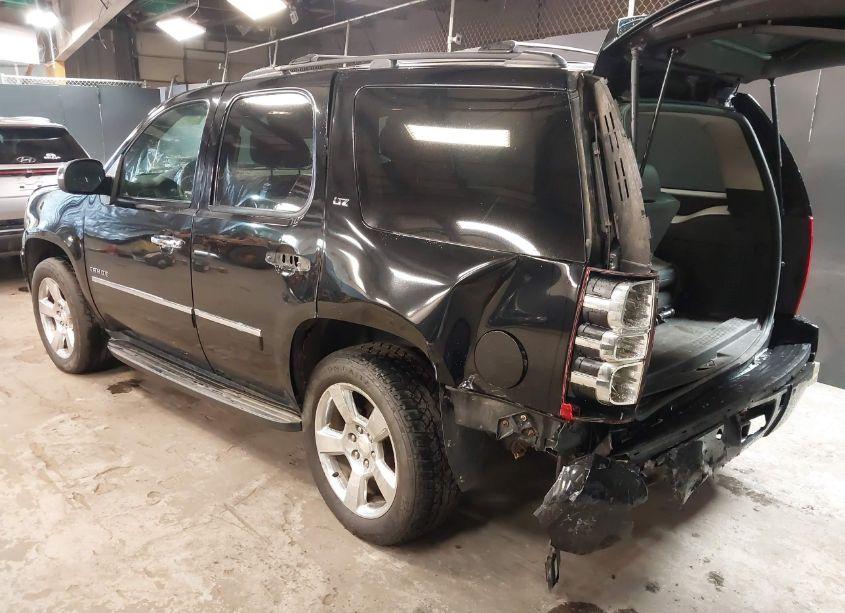 Photo 3 of 2013 Chevrolet Tahoe LTZ (VIN 1GNSKCE05DR266538)