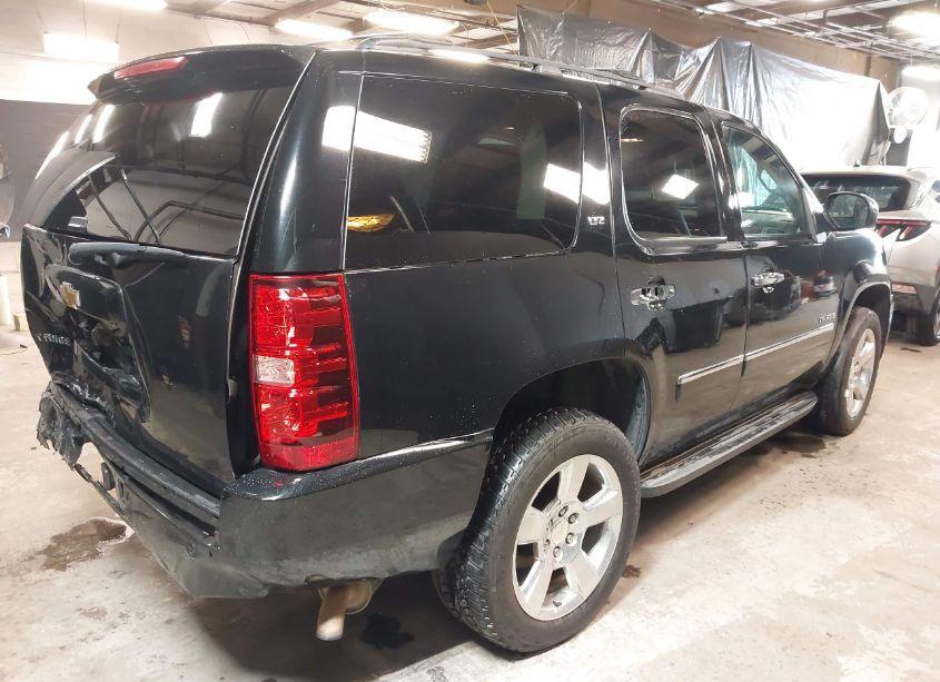Photo 4 of 2013 Chevrolet Tahoe LTZ (VIN 1GNSKCE05DR266538)