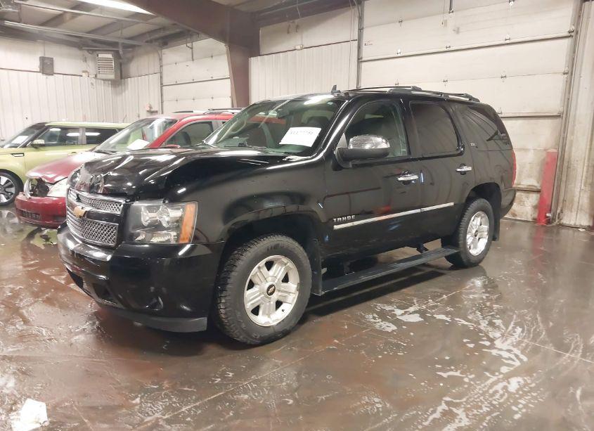 Photo 2 of 2013 Chevrolet Tahoe LTZ (VIN 1GNSKCE05DR284991)