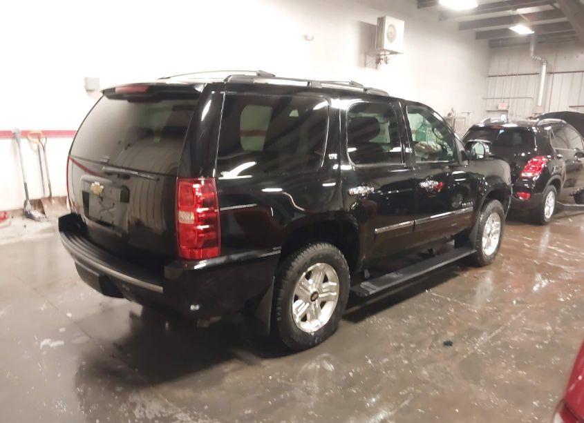 Photo 4 of 2013 Chevrolet Tahoe LTZ (VIN 1GNSKCE05DR284991)