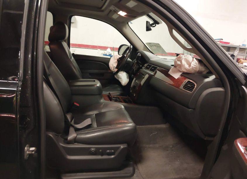 Photo 5 of 2013 Chevrolet Tahoe LTZ (VIN 1GNSKCE05DR284991)