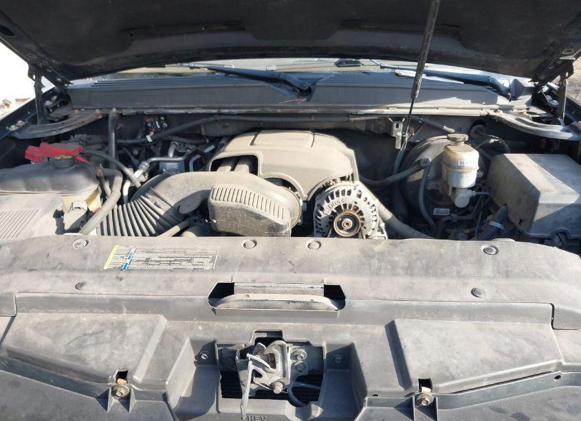 Photo 10 of 2011 Chevrolet Tahoe LTZ (VIN 1GNSKCE06BR121344)