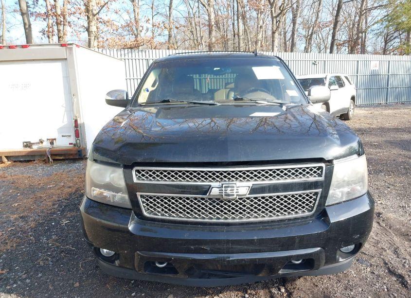 Photo 12 of 2011 Chevrolet Tahoe LTZ (VIN 1GNSKCE06BR121344)