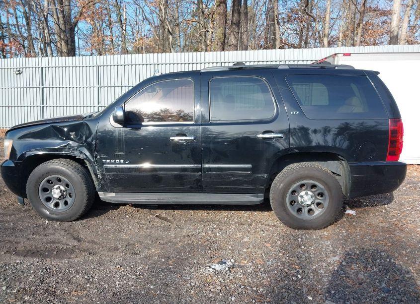 Photo 14 of 2011 Chevrolet Tahoe LTZ (VIN 1GNSKCE06BR121344)