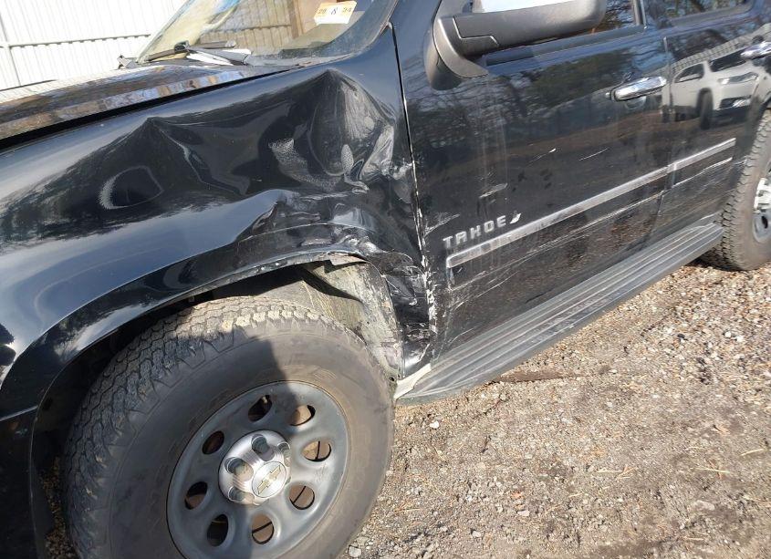 Photo 6 of 2011 Chevrolet Tahoe LTZ (VIN 1GNSKCE06BR121344)