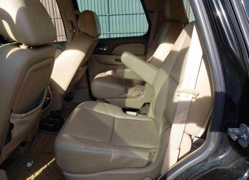 Photo 8 of 2011 Chevrolet Tahoe LTZ (VIN 1GNSKCE06BR121344)