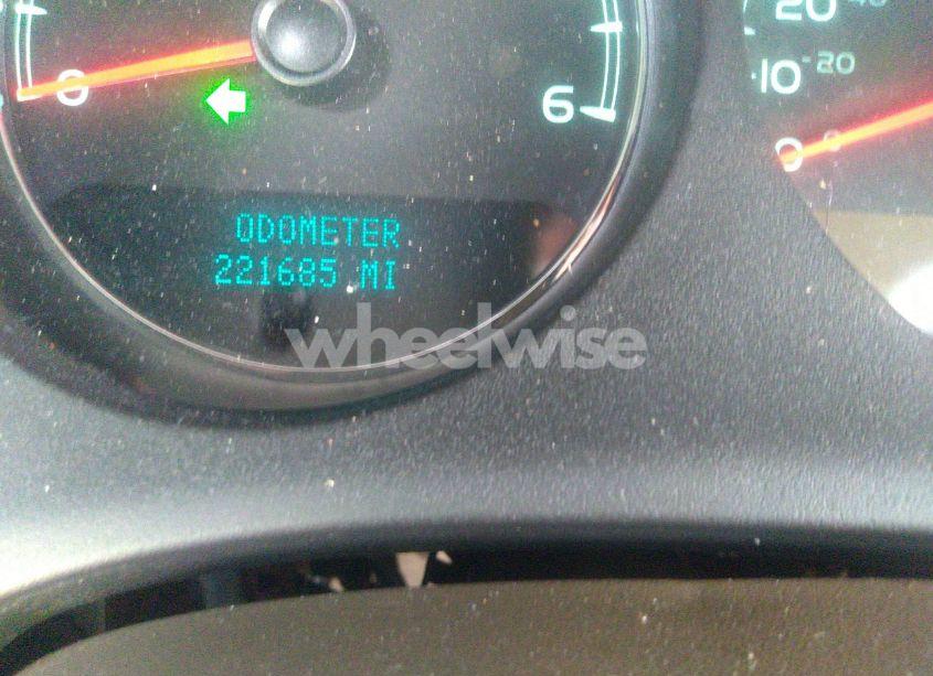 Photo 7 of 2011 Chevrolet Tahoe LTZ (VIN 1GNSKCE06BR174187)