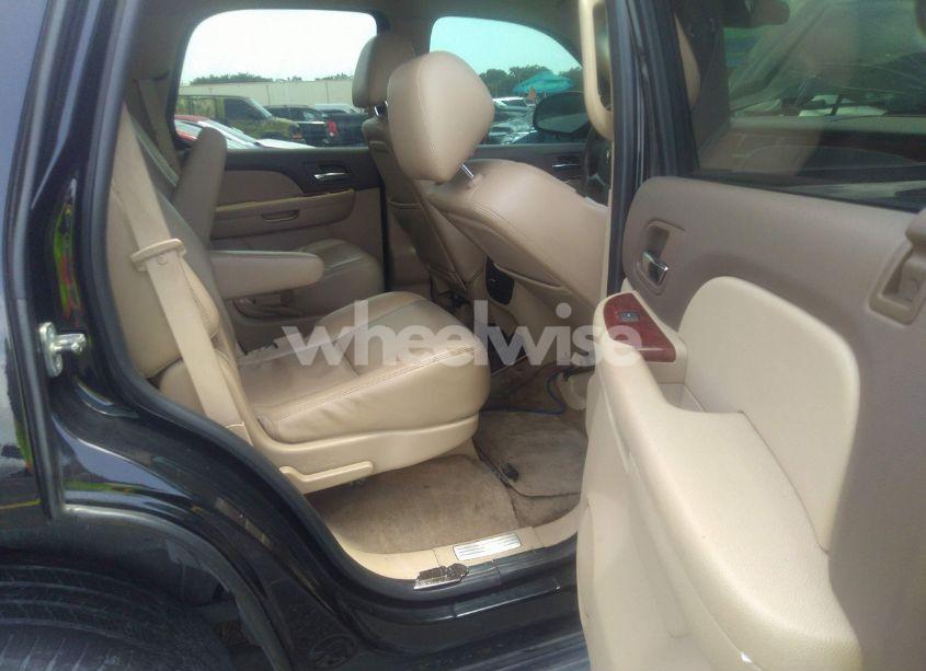 Photo 8 of 2011 Chevrolet Tahoe LTZ (VIN 1GNSKCE06BR174187)