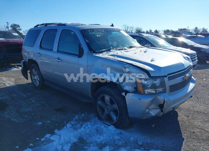 2013 Chevrolet Tahoe LTZ (VIN 1GNSKCE06DR134968) main photo