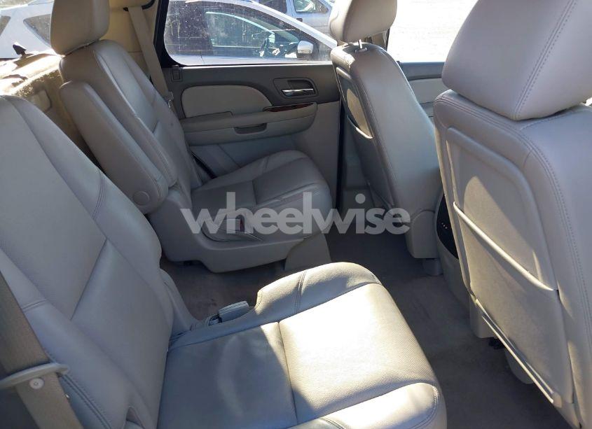 Photo 8 of 2013 Chevrolet Tahoe LTZ (VIN 1GNSKCE06DR134968)