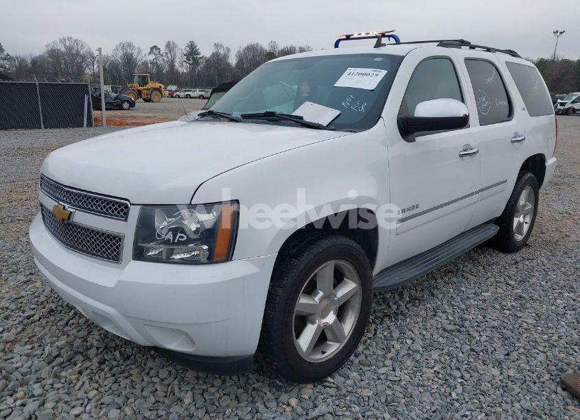 Photo 2 of 2013 Chevrolet Tahoe LTZ (VIN 1GNSKCE06DR320056)