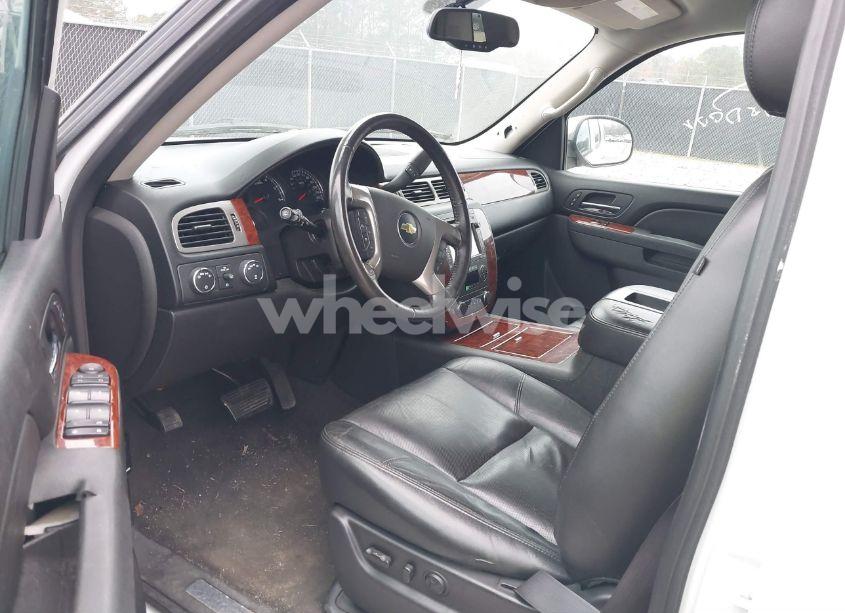 Photo 5 of 2013 Chevrolet Tahoe LTZ (VIN 1GNSKCE06DR320056)