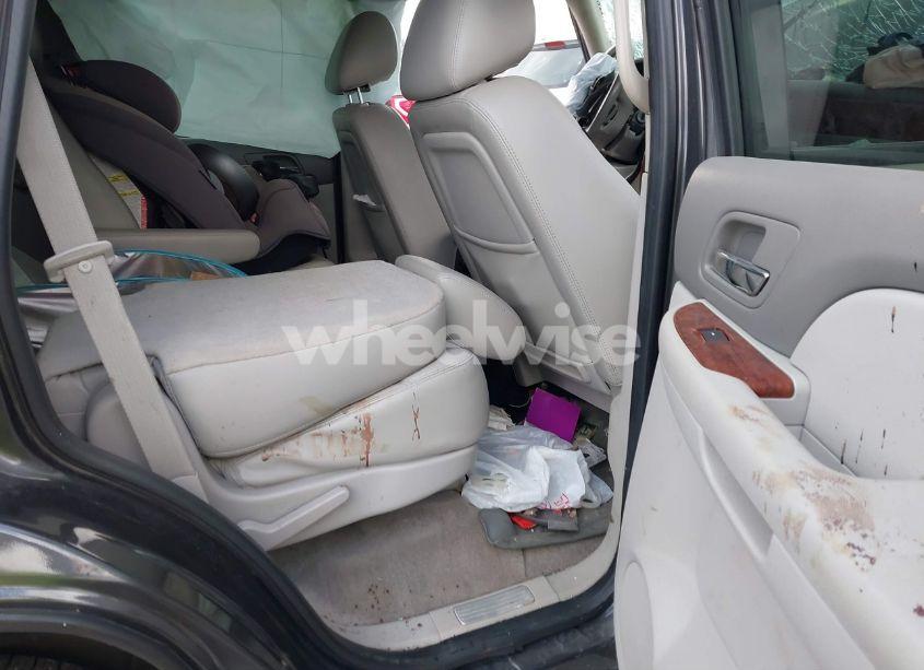 Photo 8 of 2011 Chevrolet Tahoe LTZ (VIN 1GNSKCE07BR109882)