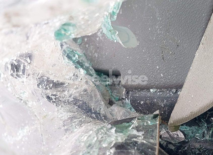 Photo 9 of 2011 Chevrolet Tahoe LTZ (VIN 1GNSKCE07BR109882)